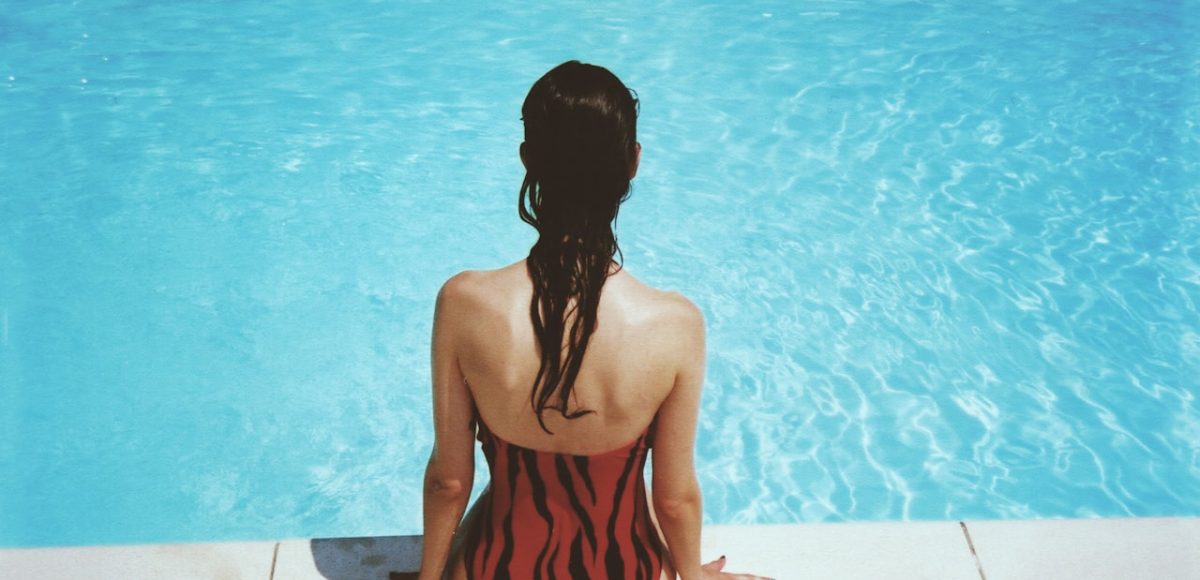 Maillot de bain menstruel : le guide mode pour se baigner pendant ses règles sans stress